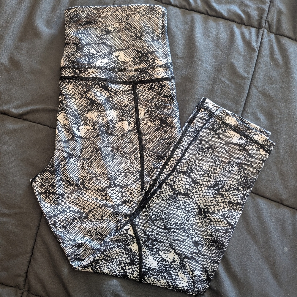 ZYIA Black and White Snakeskin Crop Leggings